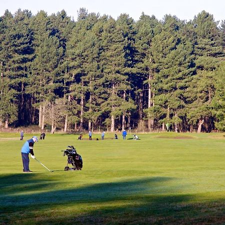Formby Pinewood Studio B&B 외부 사진