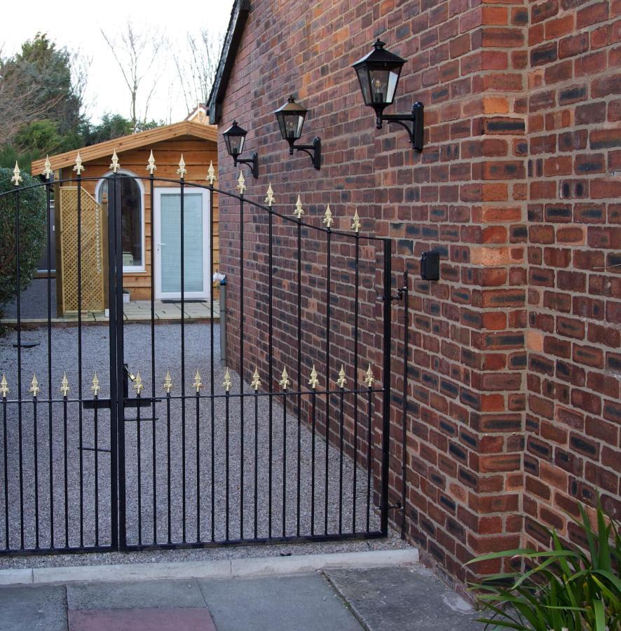 Formby Pinewood Studio B&B 외부 사진